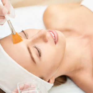 Soluna Signature Facial enhances your natural glow with customized, skin-renewing care. It leaves your complexion refreshed, smooth, and full of radiance.